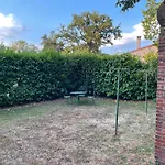 Le Prieure Saint Pierre, Et D'hotes Dans Un Parc Classe Дом отдыха *
