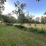 Prázdninový dům Le Prieure Saint Pierre, Et D'hotes Dans Un Parc Classe