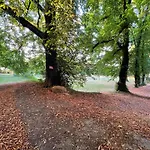 Prázdninový dům Le Prieure Saint Pierre, Et D'hotes Dans Un Parc Classe Réaumur