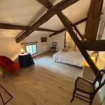 Le Prieure Saint Pierre, Et D'hotes Dans Un Parc Classe *