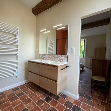 Le Prieure Saint Pierre, Et D'hotes Dans Un Parc Classe Holiday home Reaumur