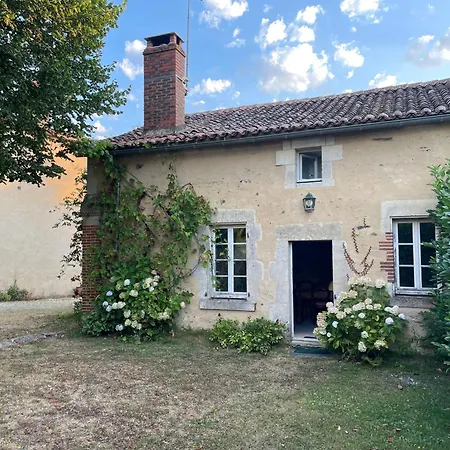 Le Prieure Saint Pierre, Et D'hotes Dans Un Parc Classe * Reaumur