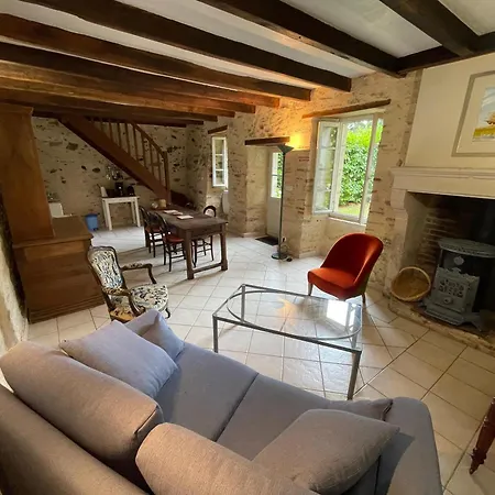 Holiday home Le Prieure Saint Pierre, Et D'hotes Dans Un Parc Classe *