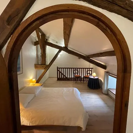 Holiday home Le Prieure Saint Pierre, Et D'hotes Dans Un Parc Classe Reaumur
