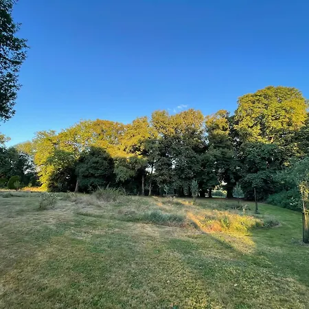 Le Prieure Saint Pierre, Et D'hotes Dans Un Parc Classe * Réaumur