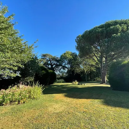 Holiday home Le Prieure Saint Pierre, Et D'hotes Dans Un Parc Classe *