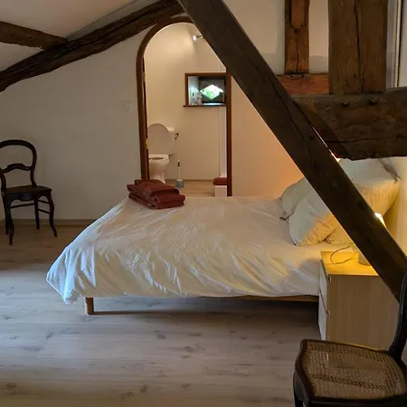 Le Prieure Saint Pierre, Et D'hotes Dans Un Parc Classe Holiday home *