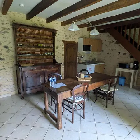 Holiday home Le Prieure Saint Pierre, Et D'hotes Dans Un Parc Classe *