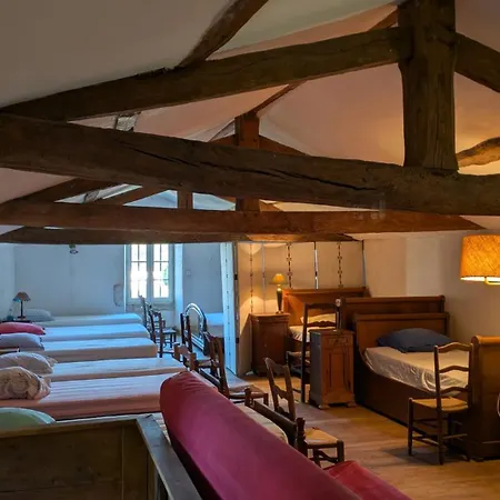 Holiday home Le Prieure Saint Pierre, Et D'hotes Dans Un Parc Classe Reaumur