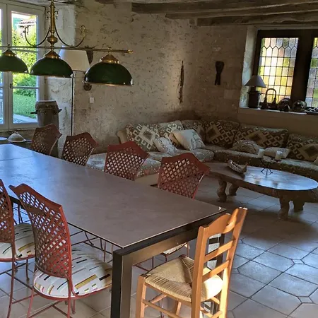 Holiday home Le Prieure Saint Pierre, Et D'hotes Dans Un Parc Classe