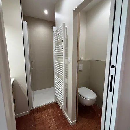 Le Prieure Saint Pierre, Et D'hotes Dans Un Parc Classe