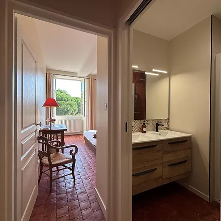 Holiday home Le Prieure Saint Pierre, Et D'hotes Dans Un Parc Classe