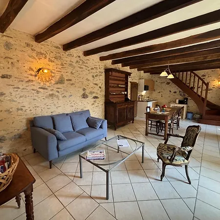 Holiday home Le Prieure Saint Pierre, Et D'hotes Dans Un Parc Classe Reaumur