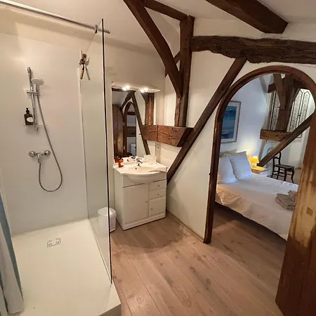 Le Prieure Saint Pierre, Et D'hotes Dans Un Parc Classe Holiday home Reaumur