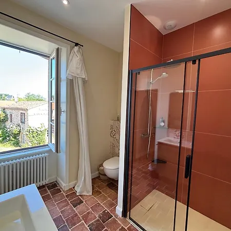 Holiday home Le Prieure Saint Pierre, Et D'hotes Dans Un Parc Classe