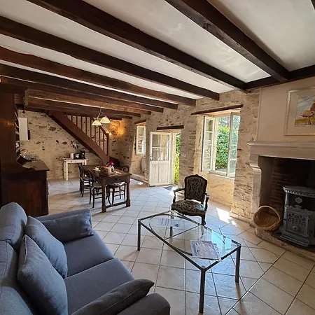 Holiday home Le Prieure Saint Pierre, Et D'hotes Dans Un Parc Classe Reaumur