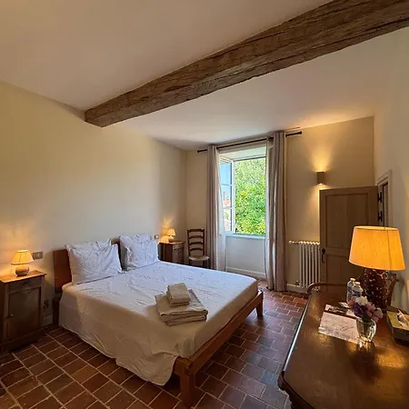 Le Prieure Saint Pierre, Et D'hotes Dans Un Parc Classe *