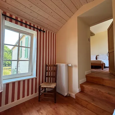 Le Prieure Saint Pierre, Et D'hotes Dans Un Parc Classe Reaumur