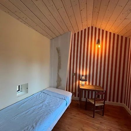 Le Prieure Saint Pierre, Et D'hotes Dans Un Parc Classe Holiday home