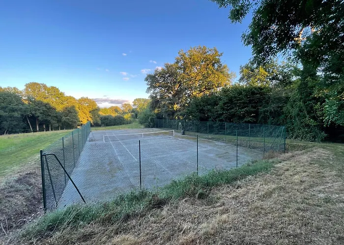 Le Prieuré Saint Pierre, Et D'hôtes Dans Un Parc Classé Hébergement de vacances