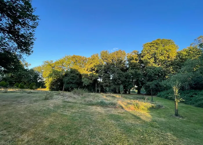 Le Prieuré Saint Pierre, Et D'hôtes Dans Un Parc Classé * Réaumur
