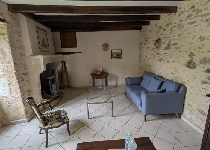 Le Prieuré Saint Pierre, Et D'hôtes Dans Un Parc Classé Hébergement de vacances