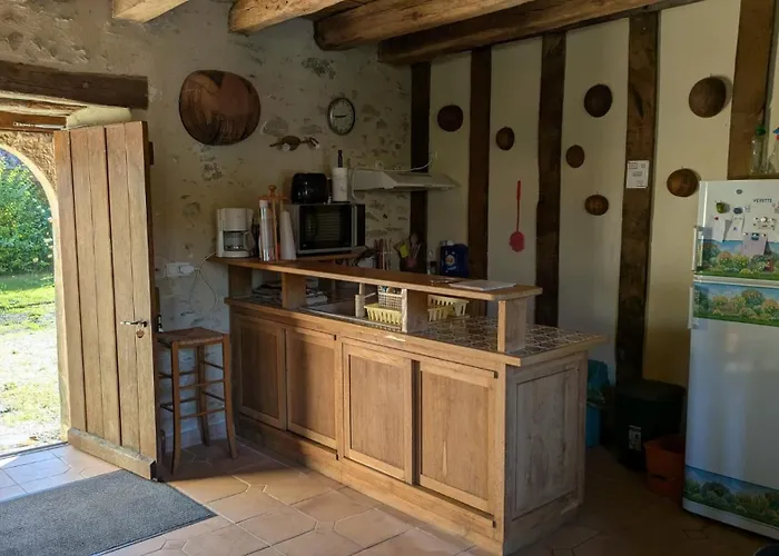 Le Prieure Saint Pierre, Et D'hotes Dans Un Parc Classe Réaumur