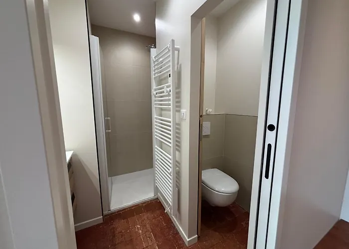 Le Prieuré Saint Pierre, Et D'hôtes Dans Un Parc Classé