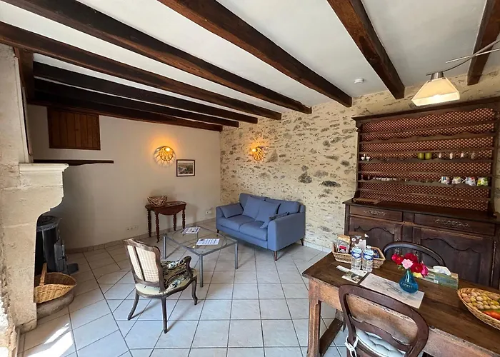 Le Prieuré Saint Pierre, Et D'hôtes Dans Un Parc Classé * Réaumur