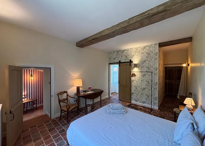 Le Prieure Saint Pierre, Et D'hotes Dans Un Parc Classe Réaumur