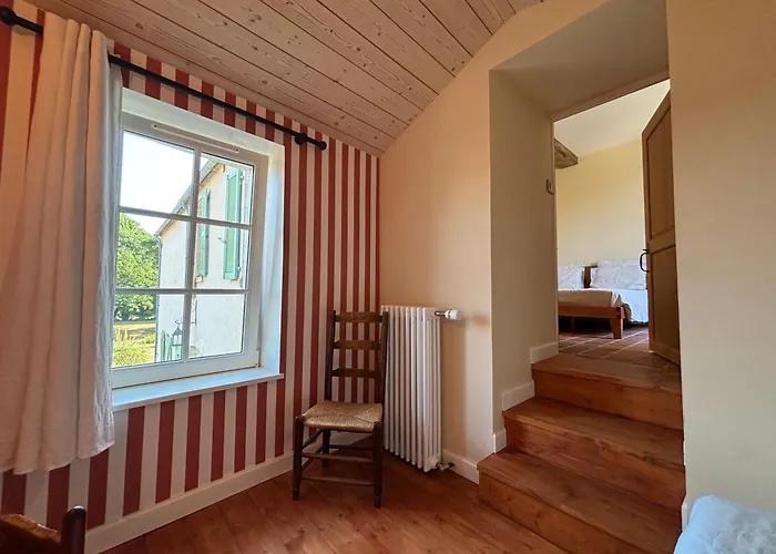 Le Prieure Saint Pierre, Et D'hotes Dans Un Parc Classe Réaumur